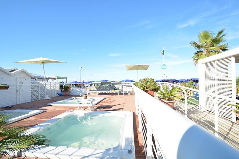 Riccione Beach Hotel - Enjoy Your Summer -Beach Village Incluso Eksteriør bilde